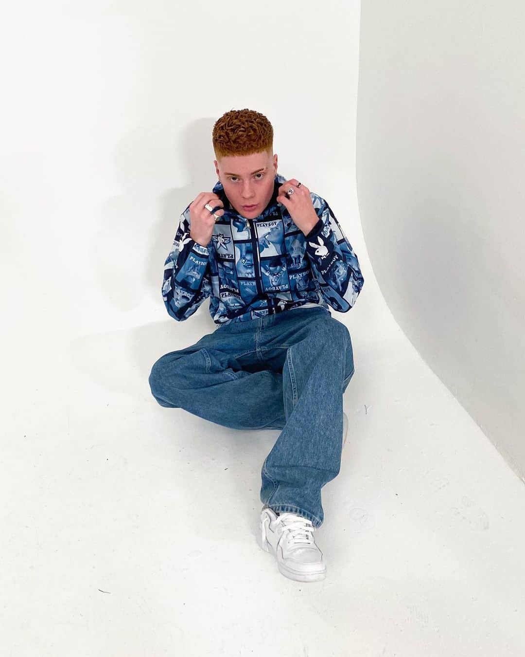 のインスタグラム：「boy in da corner」