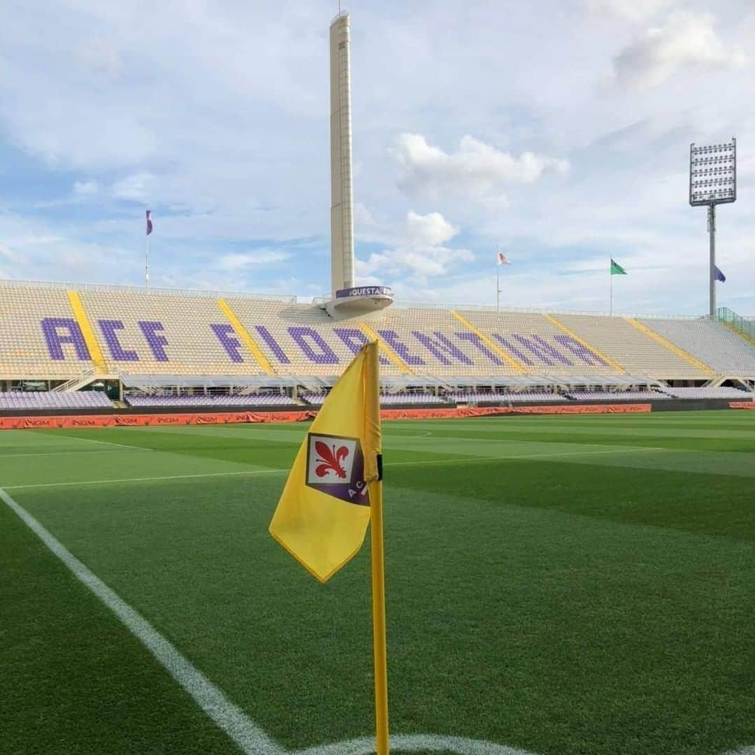 ACFフィオレンティーナさんのインスタグラム写真 - (ACFフィオレンティーナInstagram)「FRANCHI 🏟  Con chi vedrai #FiorentinaSampdoria?  TAG a friend who is watching the game with you 👇  #ForzaViola 💜  #Fiorentina #ACFFiorentina」10月3日 0時55分 - acffiorentina