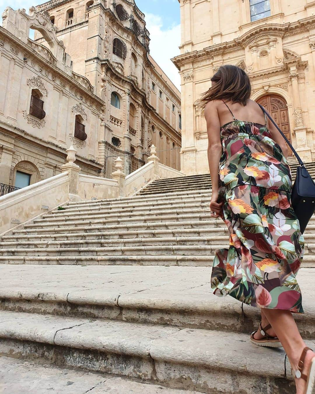 アイリーン・シラグサさんのインスタグラム写真 - (アイリーン・シラグサInstagram)「Noto 📍#siciliabedda  _____________________________________ #holiday #brevefuga #cityview #citytrip #italia #sicily #myorigin #tourist #freetime #noto #picoftheday #ireneontheroad」10月3日 0時56分 - irenesiragusa