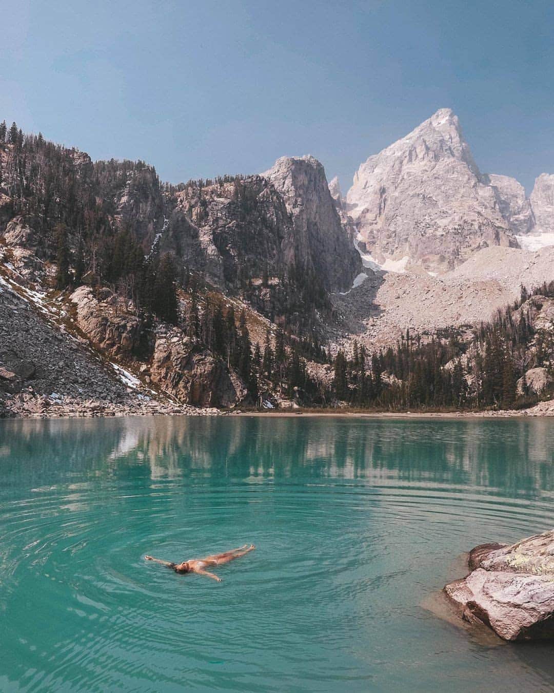 Visit The USAさんのインスタグラム写真 - (Visit The USAInstagram)「"We hiked 7.2 km to find Delta Lake! It is the most beautiful and rewarding hike I’ve ever done. Jumping in the cold glacial water just adds to the experience — if you’re up for an incredible adrenaline rush and an amazing cooldown! 10/10 would recommend 😜" Would you jump into the glacial water of Grand Teton National Park? Tag a friend who would jump in with you! #VisitTheUSA 📸 : @laynabayna」10月3日 1時00分 - visittheusa