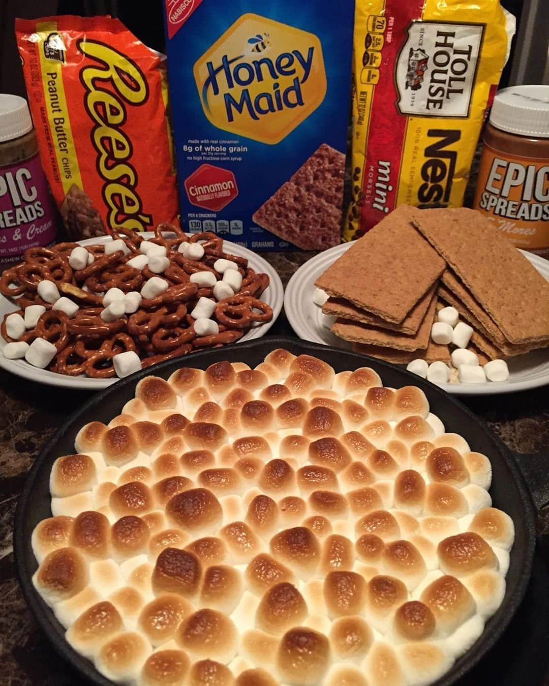 Flavorgod Seasoningsさんのインスタグラム写真 - (Flavorgod SeasoningsInstagram)「🔥🍫💭S’mores🥄Dip💭🍫🔥 by customer @a.gonzalezfit⁠ -⁠ Add delicious flavors to your meals!⬇️⁠ Click link in the bio -> @flavorgod  www.flavorgod.com⁠ -⁠ "#CheatMeal GAiNS💪🏽😝🤟🏽thooo!! BOMB⁠ 🙋🏼‍♀️⁉️Who else would #SMASH?! This is super easy⁠ to make, and will satisfy every Sweet & Salty craving⁠ you’ll have, #Fitfam! 💯👇🏽Check this simple recipe!"⁠ —⁠ ⏰10 Min cook time⁠ 🎛Set your oven to 400⁠ 🍫Add Choc Chips to baking pan⁠ 💭Top with copious amts of Marshmallows⁠ 😜Cook this amazing dip for 8 mins then switch⁠ oven to ‘Broil’ to just toast those top Marshmallows!⁠ 🥨Use pretzels or graham crackers to dip. ENJOY!!!⁠ -⁠ Flavor God Seasonings are:⁠ ✅ZERO CALORIES PER SERVING⁠ ✅MADE FRESH⁠ ✅MADE LOCALLY IN US⁠ ✅FREE GIFTS AT CHECKOUT⁠ ✅GLUTEN FREE⁠ ✅#PALEO & #KETO FRIENDLY⁠ -⁠ #food #foodie #flavorgod #seasonings #glutenfree #mealprep #seasonings #breakfast #lunch #dinner #yummy #delicious #foodporn」10月3日 1時02分 - flavorgod