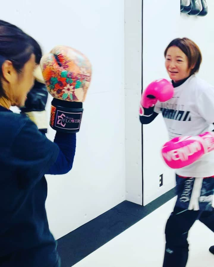 藤井惠のインスタグラム：「今日も楽しそうでした😊 #BURST #格闘技 #MMA #キックボクシング #柔術 #広島県 #福山市」