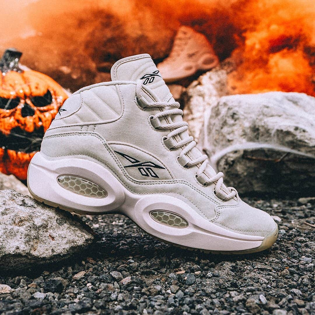 HYPEBEASTさんのインスタグラム写真 - (HYPEBEASTInstagram)「@hypebeastkicks: @reebok is Halloween-ready with the "Boktober" Heritage Basketball Pack. The collection features three iconic basketball silhouettes sporting a series of Halloween-inspired graphics and prints across the upper. For the Question Mid “Ankle Reaper,” Reebok has dressed the sneaker in a clean “Alabaster” colorway featuring an upper that can be cutaway, revealing a spooky-inspired print hiding beneath. The Shaqnosis features a spiderweb overlay across the sneaker and a glow-in-the-dark outsole, while the Kamikaze II has been given a “Jack-O-Kaze” update with an orange and black “Drip or Treat” colorway. Check the link in bio for release info.⁠⠀ Photo: Reebok」10月3日 1時16分 - hypebeast