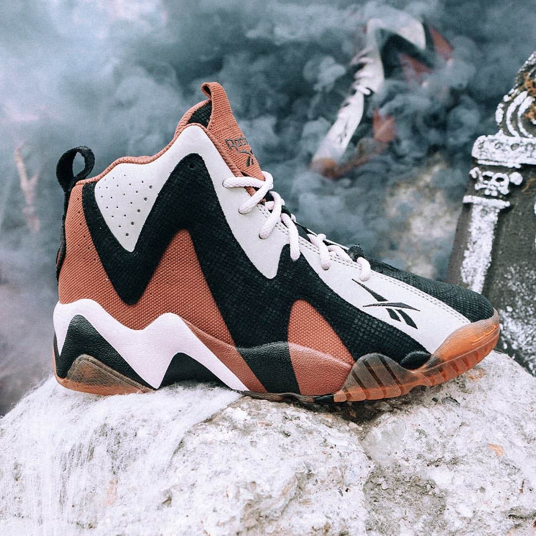 HYPEBEASTさんのインスタグラム写真 - (HYPEBEASTInstagram)「@hypebeastkicks: @reebok is Halloween-ready with the "Boktober" Heritage Basketball Pack. The collection features three iconic basketball silhouettes sporting a series of Halloween-inspired graphics and prints across the upper. For the Question Mid “Ankle Reaper,” Reebok has dressed the sneaker in a clean “Alabaster” colorway featuring an upper that can be cutaway, revealing a spooky-inspired print hiding beneath. The Shaqnosis features a spiderweb overlay across the sneaker and a glow-in-the-dark outsole, while the Kamikaze II has been given a “Jack-O-Kaze” update with an orange and black “Drip or Treat” colorway. Check the link in bio for release info.⁠⠀ Photo: Reebok」10月3日 1時16分 - hypebeast