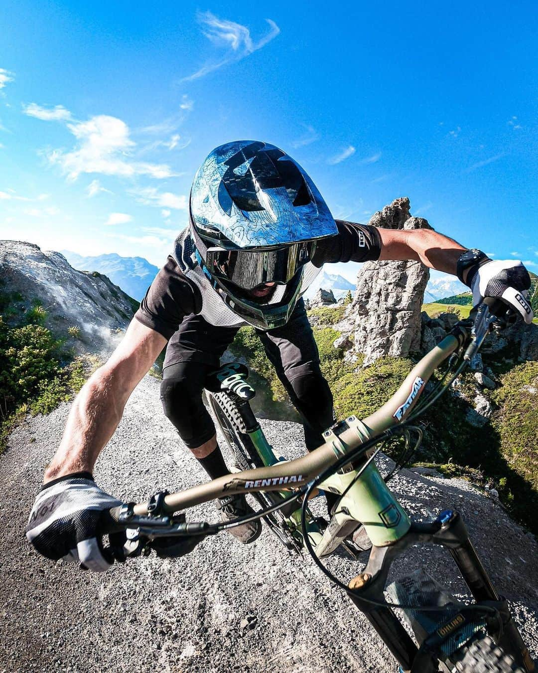 goproさんのインスタグラム写真 - (goproInstagram)「Photo of the Day: Need for speed 💨 #GoProFamily member @kilianbron ⠀⠀⠀⠀⠀⠀⠀⠀⠀ @GoProFR #GoProFR #MoreEverything #GoProHERO9 #MTB #DownhillMTB」10月3日 1時17分 - gopro