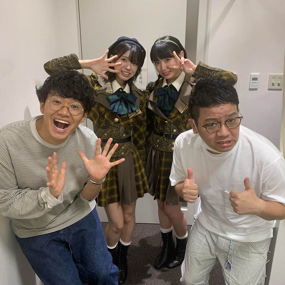 昴生さんのインスタグラム写真 - (昴生Instagram)「妹！！ #Mステに出演してた #AKB48の #大西桃香 と #久保怜音 ちゃんが #会いにきてくれた！ #大西はずっといっしょに番組やってて #もうほぼ妹！ #まさかMステで会えるとは！ #大西の歌ってる姿を見ながら #お兄ちゃんは本番中泣きました！ #亜生と2人で泣いてました！ #娘の晴れ姿を見守る父親の感じ！ #妹って言うてるからややこしいけど！ #ほんまに見れて良かった！ #久保さんは #好きって言うてくれはったので #今日から妹です！ #よろしく妹！」10月3日 1時22分 - mikikousei