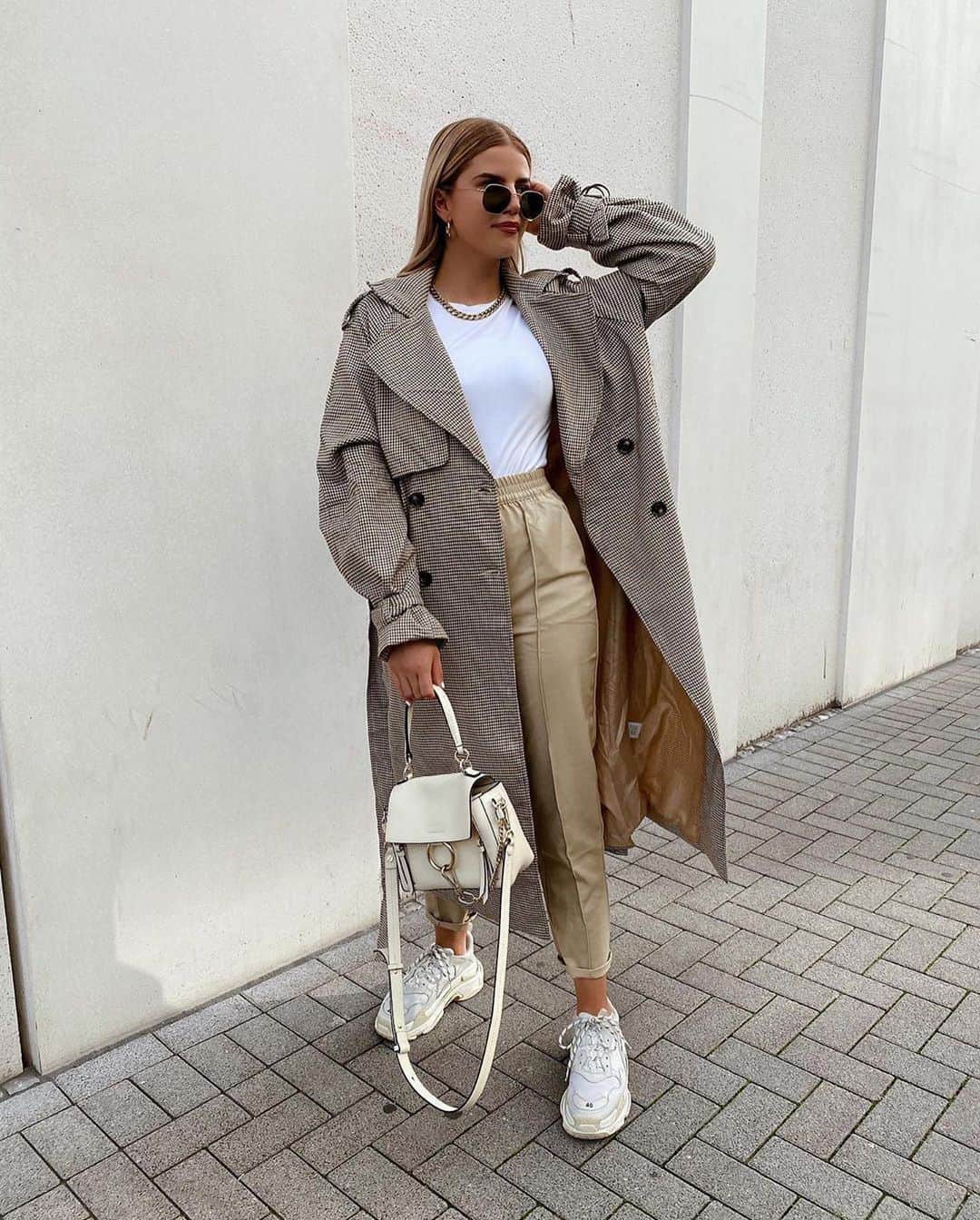 Angel™さんのインスタグラム写真 - (Angel™Instagram)「OOTD. Which outfit would you add to your shopping list? Credit @sophiadorena #americanstyle #ootd #style #fashion #onlineshopping #autumnlook #autumnfashion #autumnoutfit #falllook #falloutfit #falloutfits #fallfashion #outfit #looks ❤️ #asaqueen」10月3日 1時34分 - americanstyle