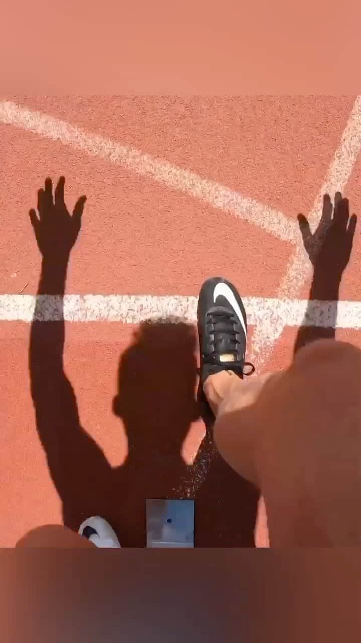 ケビン・マイヤーのインスタグラム：「Come into my world 🌍  @nikerunning  #nike」