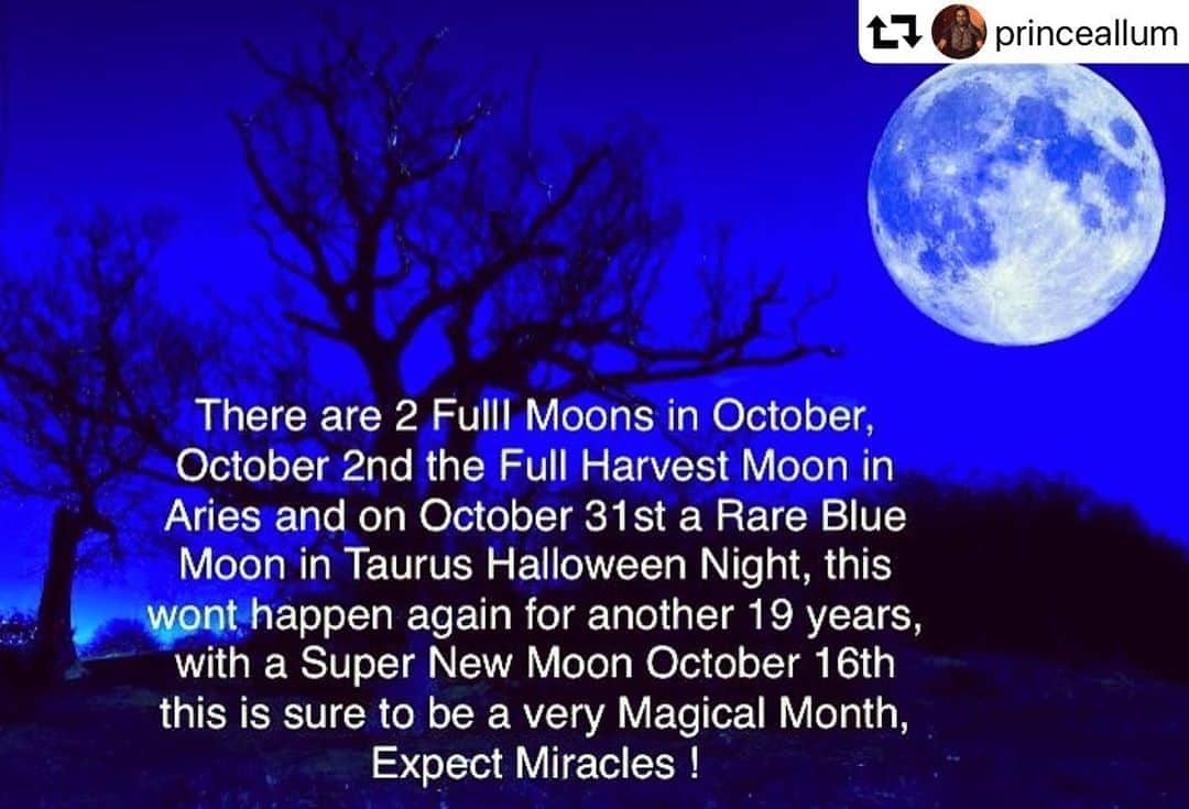 アンドレア・ヴェルソワさんのインスタグラム写真 - (アンドレア・ヴェルソワInstagram)「𝙼𝚊𝚐𝚒𝚌𝚊𝚕 𝚖𝚘𝚗𝚝𝚑🌟 - 𝚎𝚡𝚙𝚎𝚌𝚝 𝚖𝚒𝚛𝚊𝚌𝚕𝚎𝚜 ☝️💙Tento mesiac zažijeme 2 splny mesiaca - Jeden je práve dnes v noci a druhý výnimočný” Modrý spln “ mesiaca bude 31. októbra. Očakávajte Magický mesiac - možné sú aj zázraky 🌟💙」10月3日 1時40分 - andreaveresovaofficial
