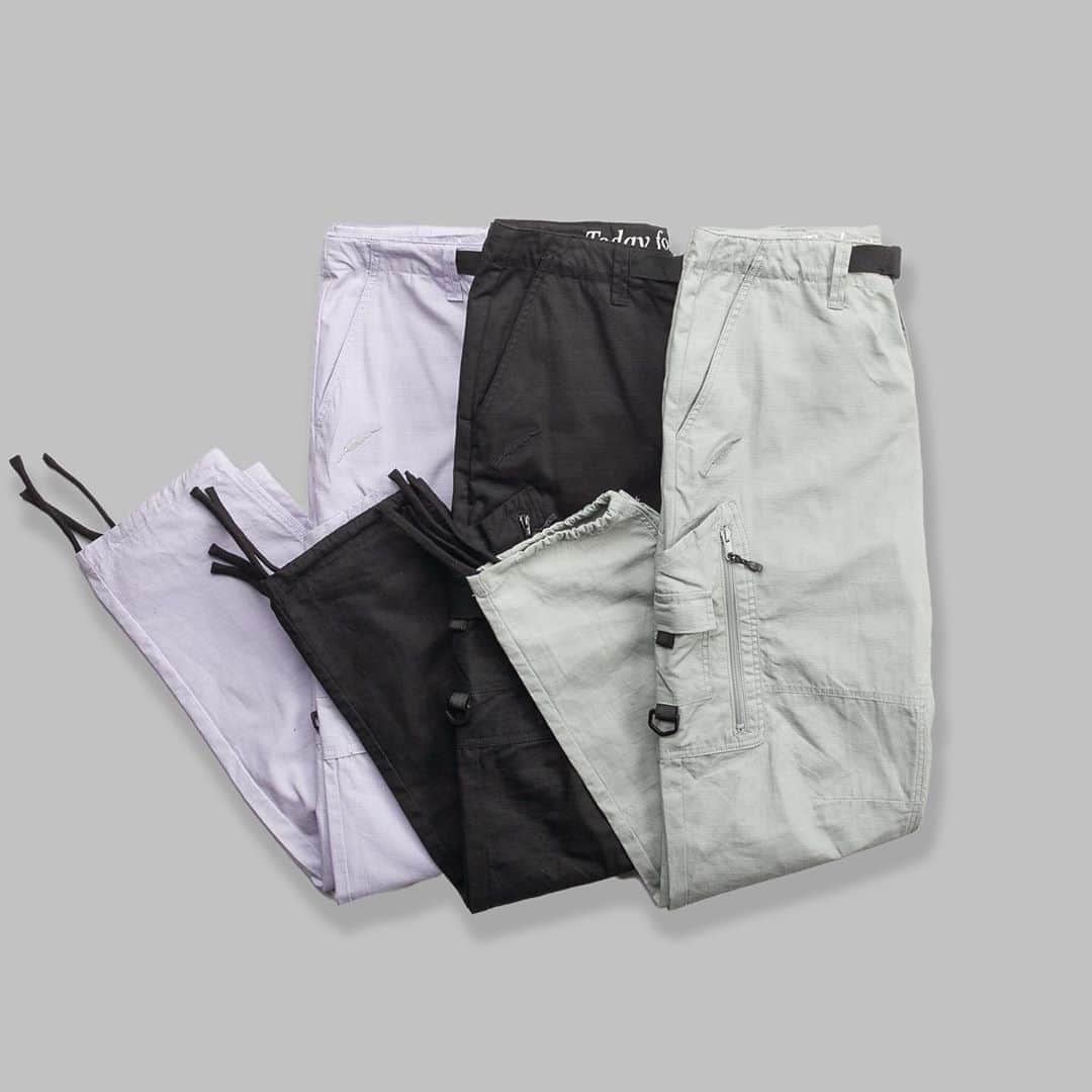 パブリッシュブランドのインスタグラム：「Young - 100% cotton ripstop cargo, bottom drawcord adjustable hem for flexibility, and multi-side cargo pockets for storages. Available in three colors. . . . . #publishbrand #todayfortomorrow #goodvibrations #cargopants」