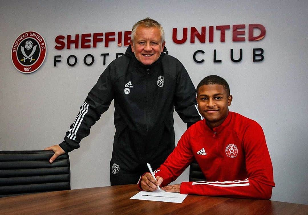 リアン・ブリュースターのインスタグラム：「Very excited to have joined @sheffieldunited! Can’t wait to meet everyone around my new home and give everything for the shirt. New chapter & hungrier than ever. Let’s goo! 🏴‍☠️」