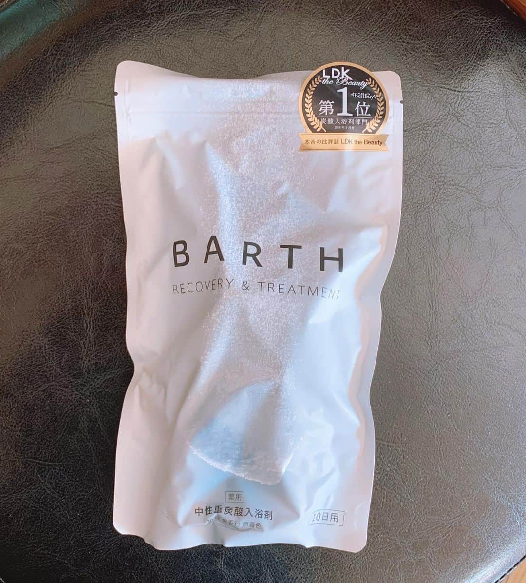 本山なみのインスタグラム：「話題の、泥のように眠れる入浴剤「BARTH」。 気になり、10日分入手…  いざ、おやすみなさい😴  #barth #入浴剤 #入浴剤好きな人と繋がりたい  #お風呂美容 #美容 #半身浴」