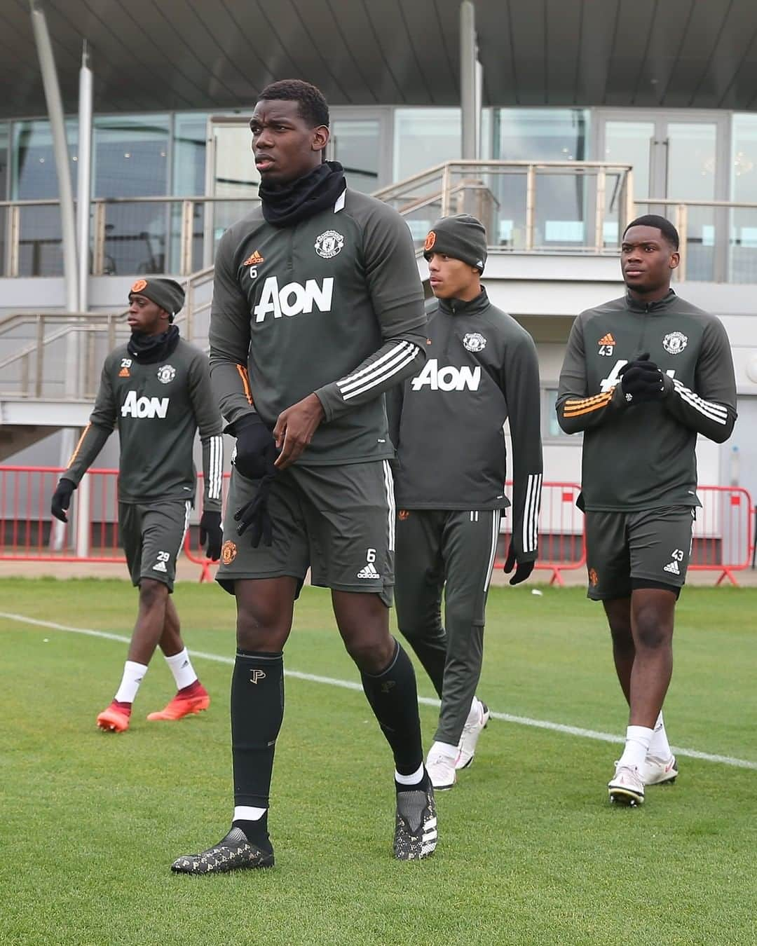 マンチェスター・ユナイテッドさんのインスタグラム写真 - (マンチェスター・ユナイテッドInstagram)「The work doesn't stop, let's go #MUFC! 🔴 #PremierLeague」10月3日 2時44分 - manchesterunited