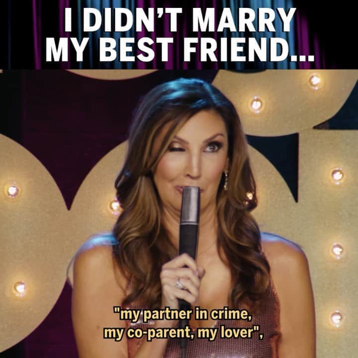のインスタグラム：「Hey #Tempe I’m at @tempeimprov Oct. 29 & 30 link in bio! Did you marry your best friend!? My Stand Up Special #JuicyScoop is available on @amazonprimevideo NOW!! Watch this weekend with your BFF, hubby, or solo with a glass of wine and leave a review!」