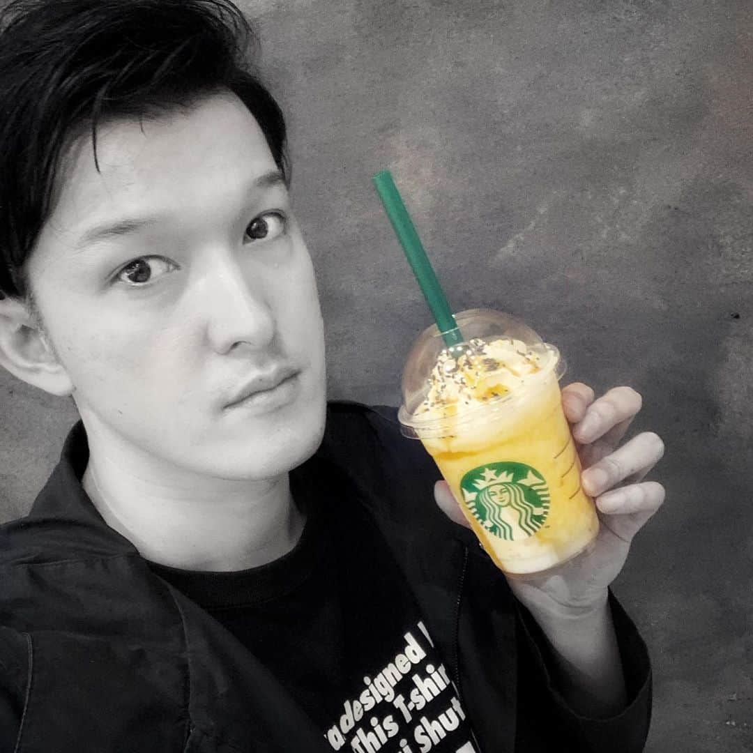 伊藤陽佑のインスタグラム：「大学芋フラペチーノ　にはホワイトモカシロップを入れた方がいいとのこと 確かに美味かった」