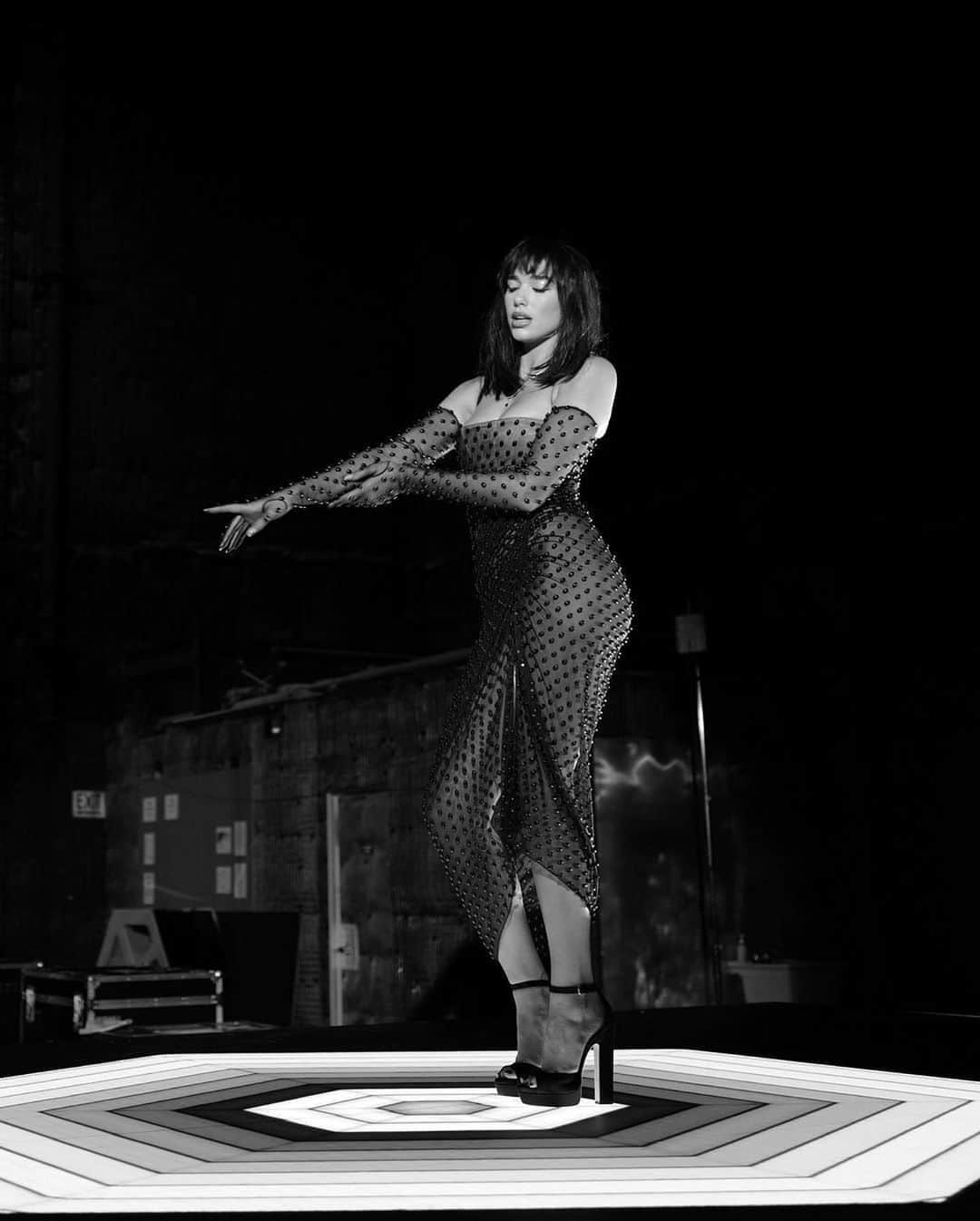 ミュグレーのインスタグラム：「@dualipa wears the black beaded sheer dress with matching gloves from Mugler fall winter 2020 by @cadwallader in her music video “Levitating”.  - - Stylist @lorenzoposocco  Photographer @laleekley  #mugler」
