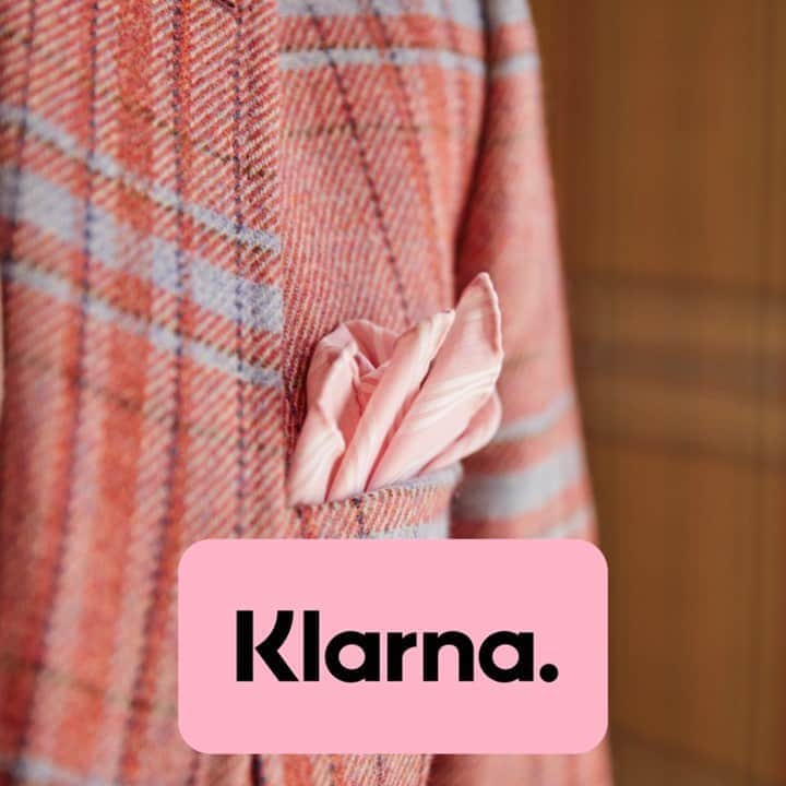 のインスタグラム：「Shop in a style that suits you, with Klarna. Available exclusively online, you can now shop the collections and accessories you love and pay in 3 interest-free instalments. Discover more now via the link in bio⁠ ⁠ #huntsmanAW2020 #klarna #huntsmanklarna #bethehuntsman #huntsmanathome #huntsmanheritage #huntsmansavilerow #huntsmannewyork #readytowear #autumnwinter2020 #autumnwinterstyle #menswear #tailoring #tailored #sartorial #britishdesign #savilerow #luxuryretail」