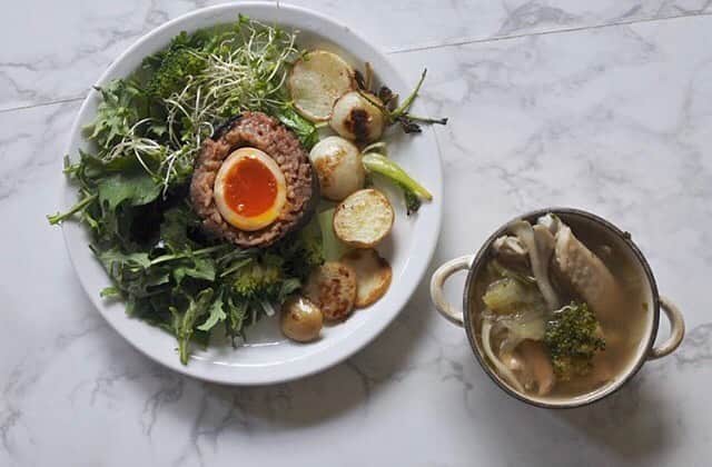 なでしこ健康生活さんのインスタグラム写真 - (なでしこ健康生活Instagram)「Repost from @sdsda0912  【酵素玄米おにぎり】 ・ ・ 半熟卵おにぎり ベリーケール、スプラウト、ブロッコリー かぶとじゃがいものオーブン焼き 手羽先と野菜のスープ」10月3日 3時43分 - nadeshiko_healthy_life