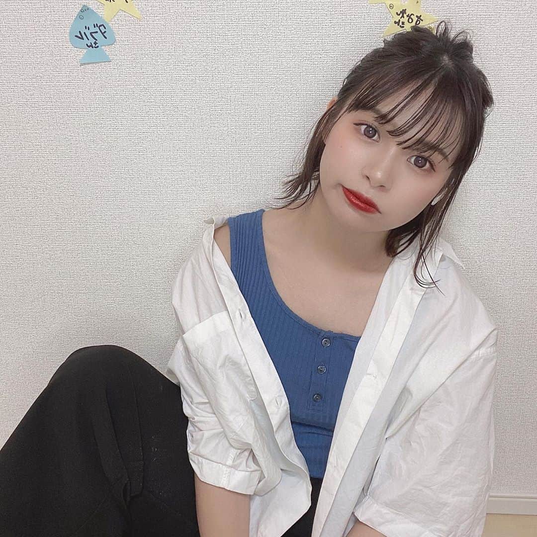 のインスタグラム：「. 載せ忘れを夜中に... . 昨日の顔と、少しだけ痩せたから、 今年着れなかった服を着た。 . けど、まだまだや...ぴえん 痩せたって言ってくれたら頑張れる . とりあえず、はよねーや？ . #まだまだ作業 #夜行性 #頑張ろ」