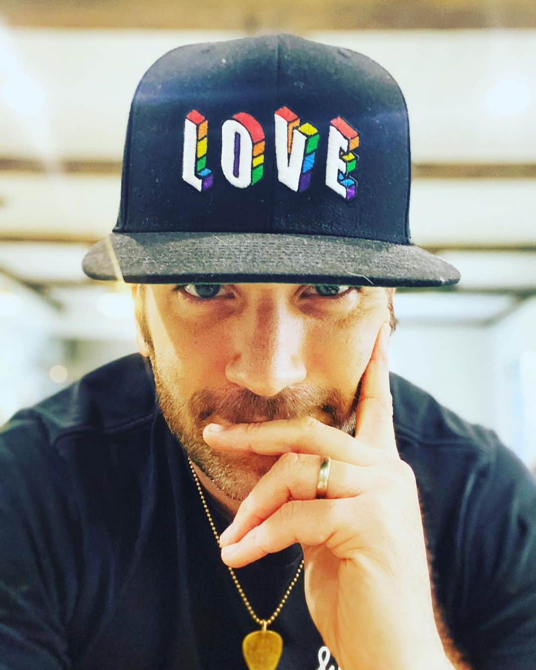 コリン・ドネルのインスタグラム：「Put some love out there today. To yourself, to your people, to some strangers, to the world. • Appreciate all the love you all have been showing @thenineteentwenty. Give us a follow on Spotify, share it far and wide and we love seeing y’all tag us where you’re listening. I hope they bring a little bit of joy and healing. We are already working on the next 🤫. • #staytuned #wearamask #spreadlove #loveislove #musicspeaks #artmatters #chaosandcocktails」