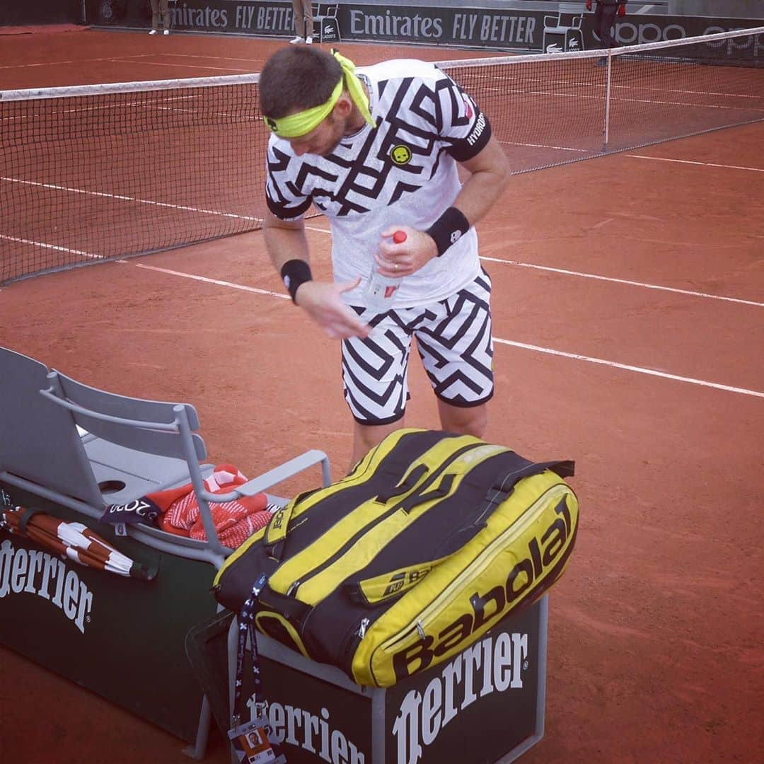 フローラン・ダバディーさんのインスタグラム写真 - (フローラン・ダバディーInstagram)「Roland Garros day 6 クレーの職人たち、ライン・ジャッジ、ボール・キッズ、お疲れ様！ #rolandgarros2020 🎾」10月3日 4時01分 - florent_dabadie