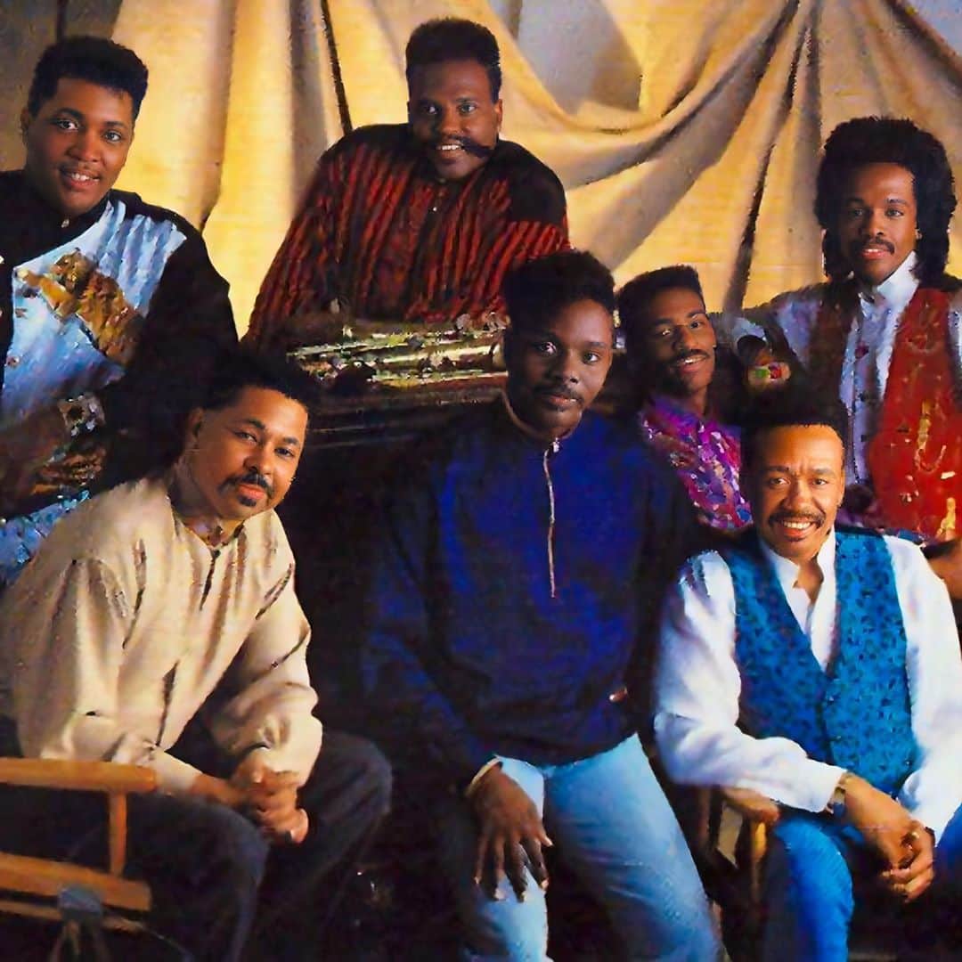 アース・ウィンド・アンド・ファイアーのインスタグラム：「#FBF From our "Touch The World Tour" in 1988 where we visited Europe, Asia, and the Americas.  Raise your hand if you miss dressing up and going to live shows ✋🏾  ...but #Stayhome #Staysafe」