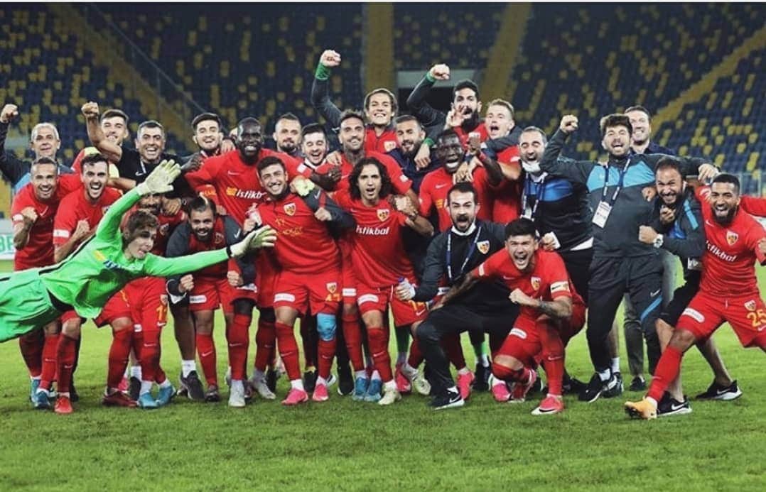 ミゲル・ロペスのインスタグラム：「This is KAYSERISPOR!! BRAVO TEAM! 👏🏼👊🏼💪🏼 #nevergiveup #hardwork #thisteamdeservedthewin」