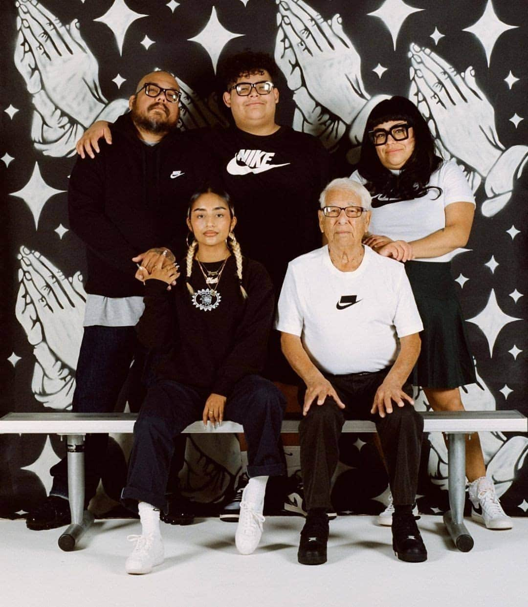 Foot Lockerさんのインスタグラム写真 - (Foot LockerInstagram)「✨La Familia ✨ as told by #RECROOMCREW @genaaaai for Latinx Heritage Month. 🙏 📸 by @thaliagochez  To paint a picture of the unity found within her family, @genaaaai concepted around family portraits in looks that felt authentic to her upbringing. This is part 1 of 2.  Genai is pictured with her Mom, Dad, Brother and Great Grandpa.  HER WORDS:  “Growing up being fourth-generation meant having to defend my family and me. Having to explain to others why we didn’t speak Spanish or fit a certain standard of what it means to be Latinx. These experiences pushed me to grow as a person and define what it means to be Latinx from a personal standpoint. Being fourth-generation has meant recognizing the privilege my family has laid out for me through their own growth and resilience over the last 3 generations.” - Genai」10月3日 4時28分 - footlocker