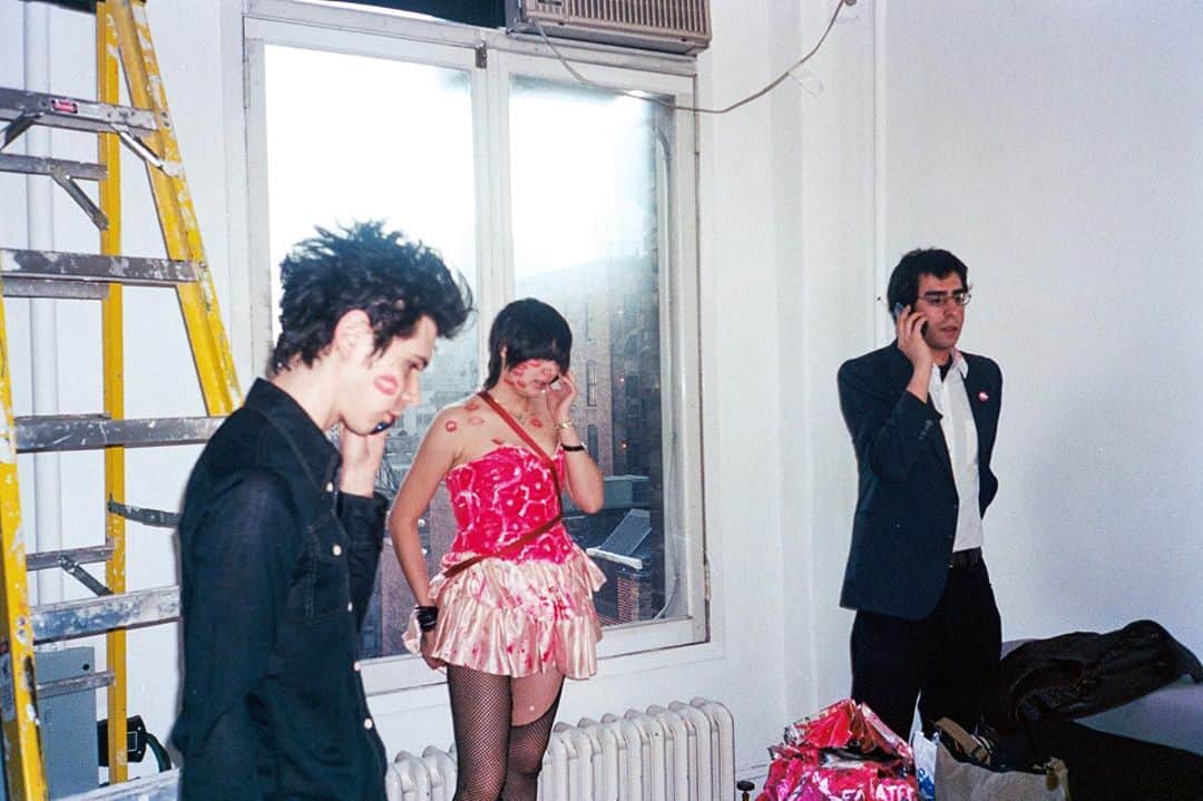 ヤー・ヤー・ヤーズのインスタグラム：「Bébé YYYs Photos 2000-2002 by @little_vampire.  Photos are hand signed and numbered by Nick.  Most of these photos were taken on tour & at clubs, WE LOVE CLUBS.  All Proceeds to go @nivassoc #saveourstages supporting independent clubs in the fight for their life.  Link in bio 💋📷」