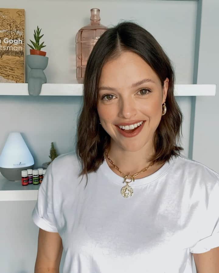アガサ・モレイラのインスタグラム：「Vejo vcs neste sábado 03.10 a partir das 11h no GoBrasil Essential by Young Living. ✨ @younglivingbrasil #GoBrasil #GoBrasilYL #oessencialévocê #ad」