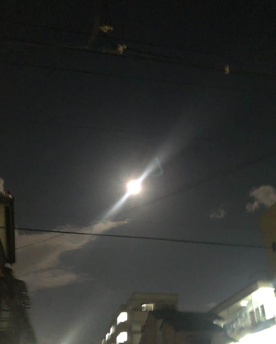 高井瑛子さんのインスタグラム写真 - (高井瑛子Instagram)「. . 10月1日は中秋の名月でしたね。 . 新潟市内も午後９時ごろから お月様が見えました。 . なんだかパワーをもらえた気がします。 . . お月見用のお団子も買ってきました。 すぐにお腹の中に入りました。 . . ------------------------------------------ #新潟テレビ21 #アナウンサー #ux #十五夜 #月見団子 #名月」10月3日 4時55分 - ux_takai.eiko