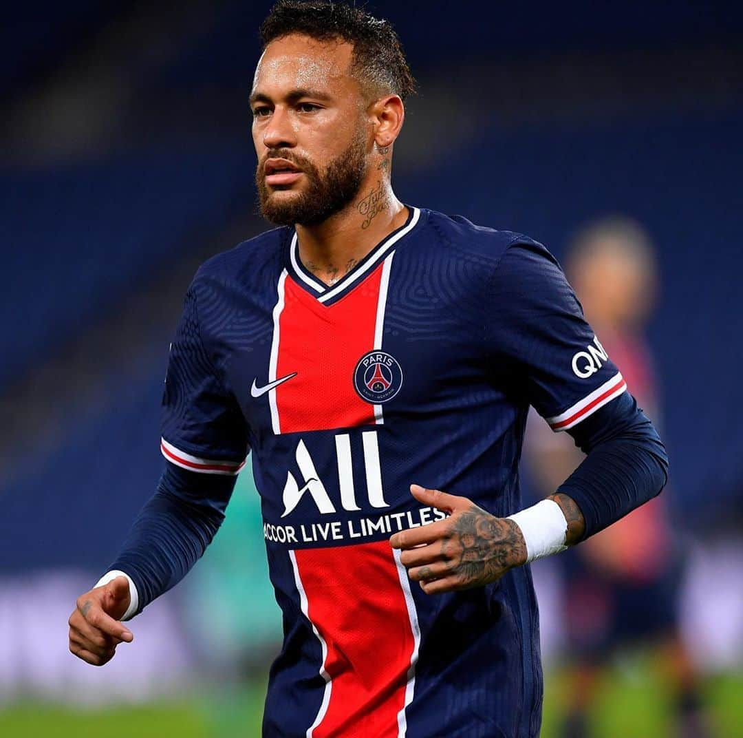 パリ・サンジェルマンFCさんのインスタグラム写真 - (パリ・サンジェルマンFCInstagram)「⏸ Half-Time at the Parc des Princes. ⏸ Mi-temps au Parc. 🔴🔵 @psg 2️⃣-0️⃣ Angers . #ICICESTPARIS #AllezParis #Ligue1 #Football #PSG #ParisSaintGermain #Paris #Ney #Neymar #Neymarjr」10月3日 4時56分 - psg