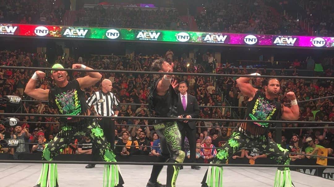 ニック・ジャクソンのインスタグラム：「One year ago....#AEWDynamite has been amazing for the wrestling business and I’m so happy and proud of the work we’ve done so far. We’re just getting started! Thanks to everyone for your continued support!!」