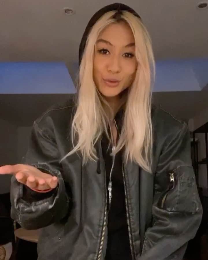 Mali-Koa Hoodのインスタグラム：「We are making a fan edit of the Revolution music video and I’d love you to be in it!!! It’s as simple as sending us a LANDSCAPE video of yourself with a placard you’ve created that shares a message of hope and REVOLUTION. A message that speaks true to you. Dance around with it, mime the song, be as creative and free as you like. Include your name and where you come from so when we put it together we can see just how far the revolution really stretches.   Email submissions by THURSDAY 8/10 to: malikoacompetition@gmail.com  Comment below and let me know if you’re getting involved ❤️」
