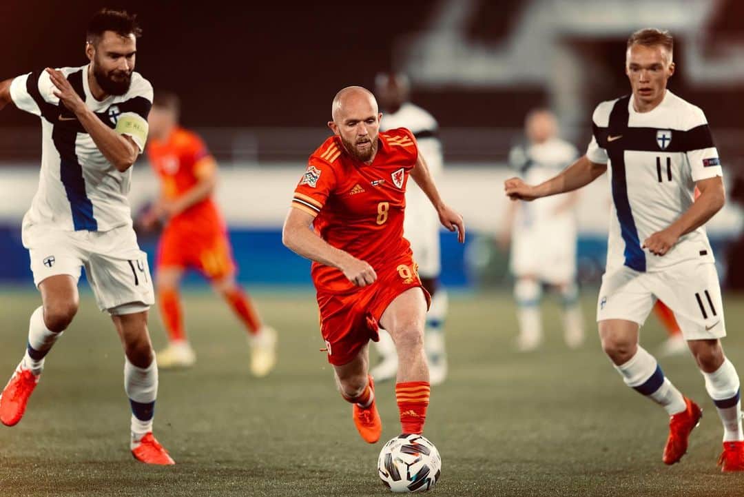 ジョナサン・ウィリアムズのインスタグラム：「⚽️❤️」