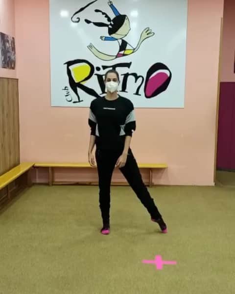 のインスタグラム：「Feliz de volver al gimnasio que me vio crecer... nunca hay que olvidar el origen de donde procedes y en mi caso, soy afortunada en todos los sentidos. @gimnasioritmo #clubritmo #campeonas #escueladevida」