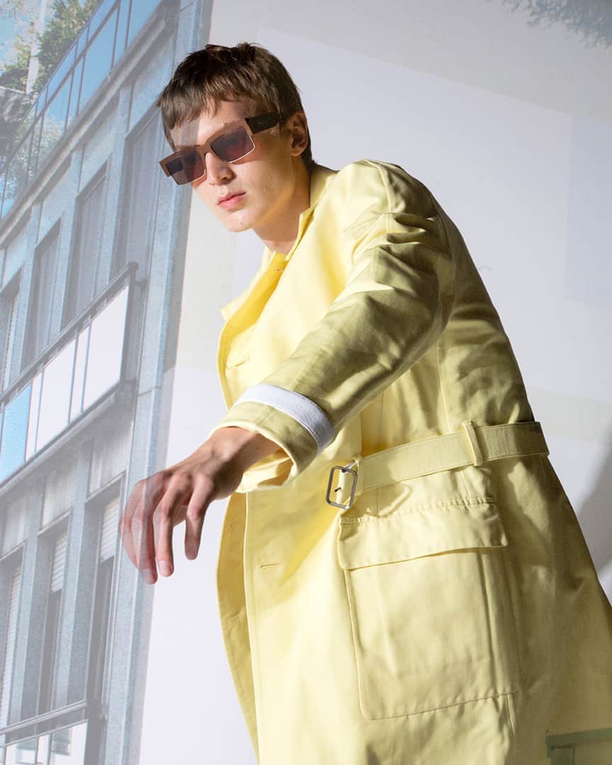 サルヴァトーレ・フェラガモのインスタグラム：「A dynamic and reference-packed collection gains momentum when juxtaposed with surreal locales of Luca Guadagnino’s Hitcockian film and its protagonist Jonas Glöer, brimming with beauty, suspense and intrigue. Discover the Milan Marvel Instagram Filter to submerge yourself in the experience. #FerragamoSS21」