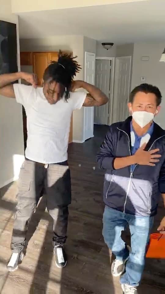 のインスタグラム：「My young nigga home now @la4ss A @johnnydangandco I fuck with you different for this one, flying all the way to St. Louis 💯 Brick Squadddddd Monopoly Skannnn!!! #36 #BSM #happybirthday4ss」