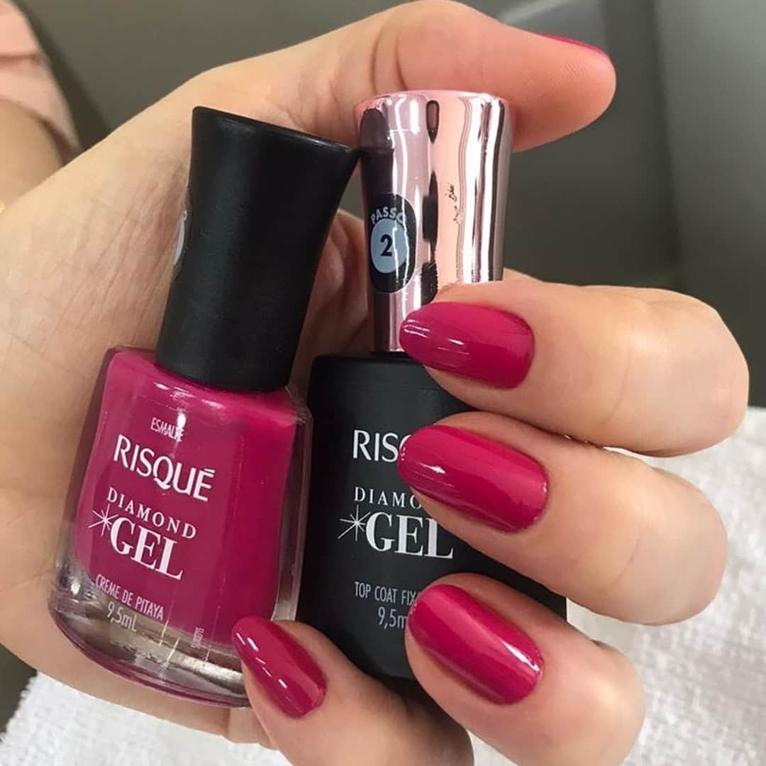 Risqueさんのインスタグラム写真 - (RisqueInstagram)「Qual cor Risqué te faz começar o dia com um sorriso no rosto? Por aqui, as unhas lindas feitas pela @franciscadesignerdeunhas com o rosa #CremeDePitaya + Top Coat Fixador trouxe muita felicidade no #RisquéDaSemana. Use a hashtag para aparecer por aqui! 💖 ⠀ #TáNasNossasMãos #RisquéDiamondGel #EfeitoGel #Risqué #Unhas #ViciadaEmVidrinhos #UnhasColoridas #Nails #EsmaltesRisqué」10月3日 5時58分 - risqueoficial