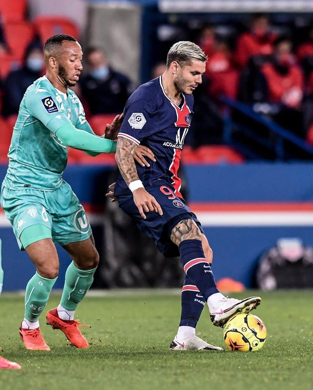 リーグ・アンさんのインスタグラム写真 - (リーグ・アンInstagram)「🇫🇷 ⚽️ @k.mbappe 🤝 @neymarjr ⚽️⚽️ 🇧🇷 🎉 Festival de buts au Parc ! Le @psg déroule et s'impose facilement face à @angers_sco 🌪️👊 !  🆚 #PSGSCO (6-1)  PSG rolled at home to easily beat Angers SCO! • • #Ligue1UberEats #KylianMbappe #Mbappe #Neymar #NeymarJR #PSG #ParisSaintGermain #ParcDesPrinces #Paris」10月3日 6時26分 - ligue1ubereats