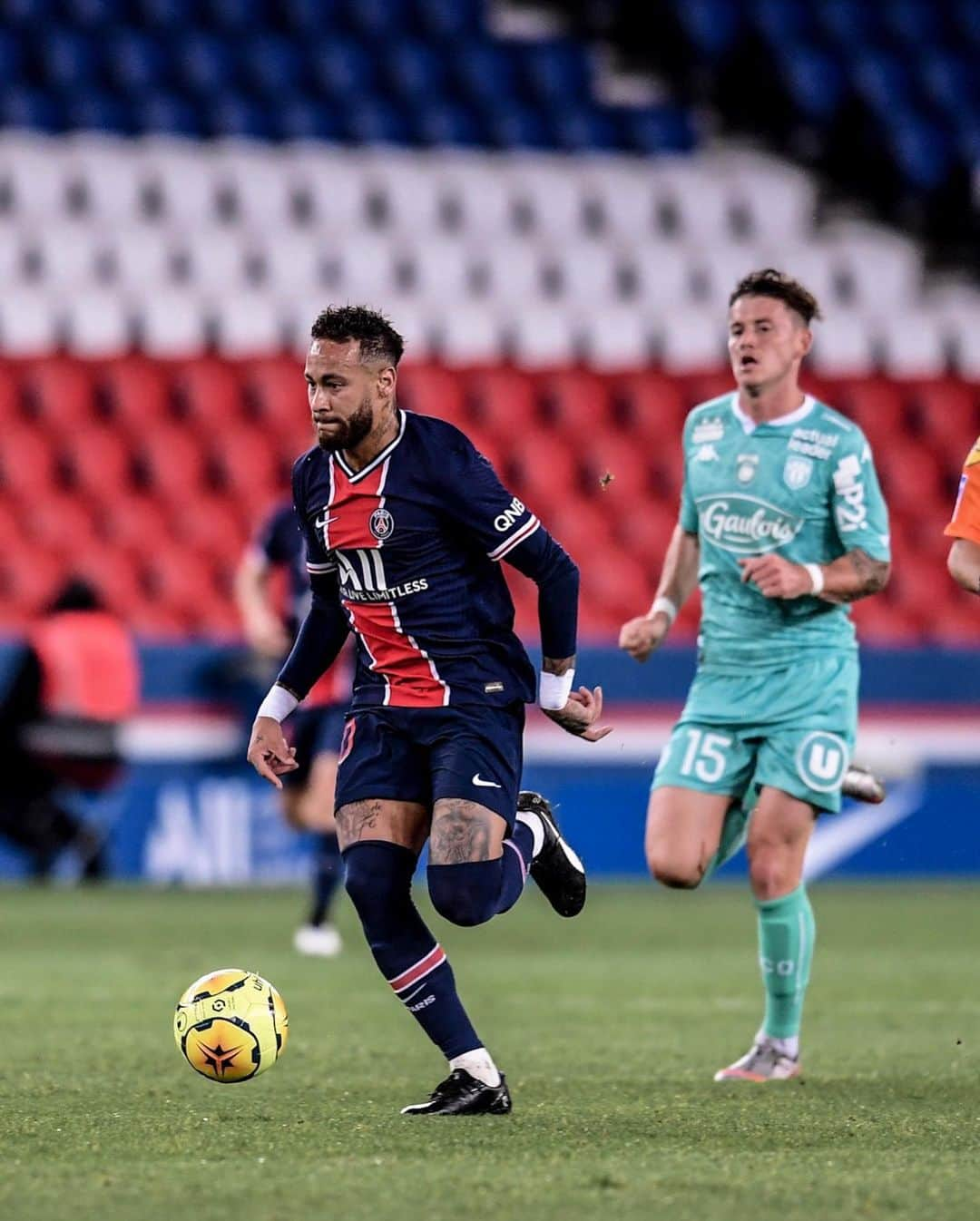 リーグ・アンさんのインスタグラム写真 - (リーグ・アンInstagram)「🇫🇷 ⚽️ @k.mbappe 🤝 @neymarjr ⚽️⚽️ 🇧🇷 🎉 Festival de buts au Parc ! Le @psg déroule et s'impose facilement face à @angers_sco 🌪️👊 !  🆚 #PSGSCO (6-1)  PSG rolled at home to easily beat Angers SCO! • • #Ligue1UberEats #KylianMbappe #Mbappe #Neymar #NeymarJR #PSG #ParisSaintGermain #ParcDesPrinces #Paris」10月3日 6時26分 - ligue1ubereats