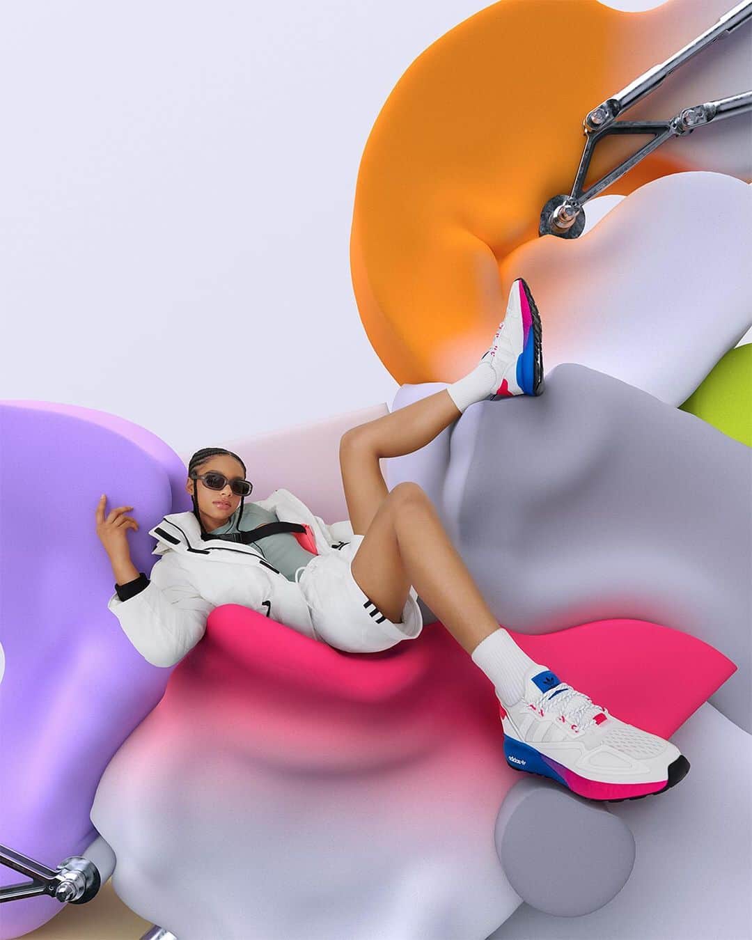 adidas Womenさんのインスタグラム写真 - (adidas WomenInstagram)「Just chillin, hbu?⁣⁣ ⁣⁣ BOOST so brazen. Colors so vivid. ZX so sensational. ⁣⁣ Feel the ZXience of #adidasZX, now on adidas.com」10月3日 6時24分 - adidaswomen