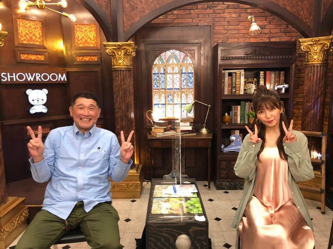 西尾季隆のインスタグラム：「宇野ちゃんのDVD&Blu-ray 『うの旅in Hawaii』の発売記念SHOWROOMイベント終了しました。  楽しく話してあっという間の時間でした。 宇野ちゃん、見ていただいた方ありがとうございました。」