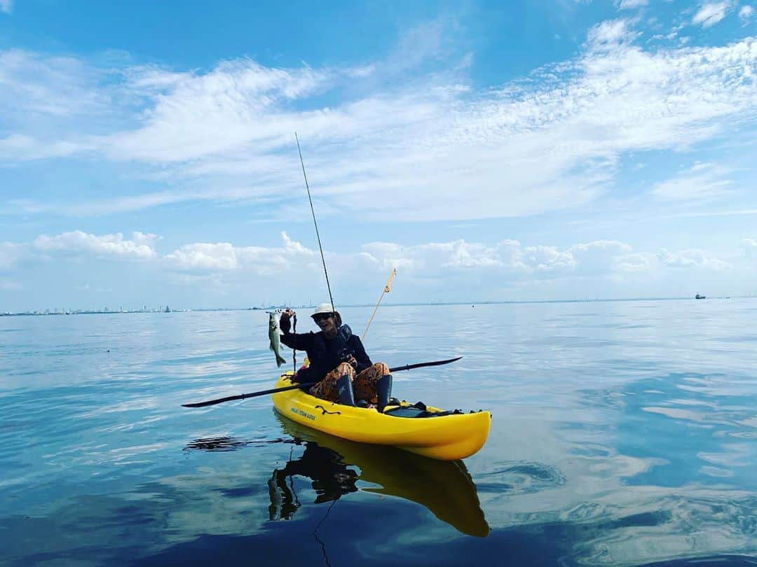 春日潤也さんのインスタグラム写真 - (春日潤也Instagram)「38歳になりました🎂 人生初のカヤックフィッシング🎣を東京湾でやりましたー🐟 これからも色々な事にチャレンジしていきますー✌️ 産んでくれた両親、いつも支えてくれる家族、いつも助けてくれる仲間に本当に感謝します🙇‍♂️ 腰が砕けたけど38歳初フィッシュ🐟はシーバスさんでした🤩  #happy #happybirthday  #カヤックフィッシング #二郎さんありがとう #誕生日ご飯  #jetsetter 73C」10月3日 16時46分 - junya_kasuga