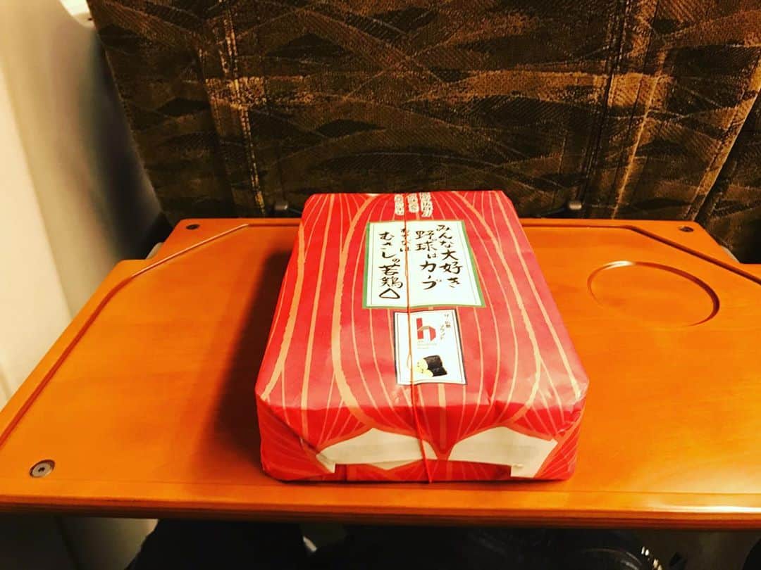 sakura (ドラマー)さんのインスタグラム写真 - (sakura (ドラマー)Instagram)「１泊2日の広島レッスン終了 次回の広島レッスンは11/1になります 只今今夜の大阪レッスンに向けて移動中 #むさし #広島onemusic #bassontop天六店  #sakurazawayasunori」10月3日 16時40分 - yasunori_sakurazawa