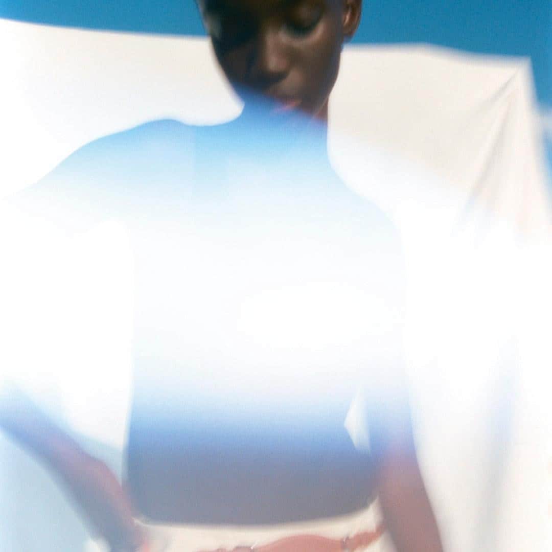 のインスタグラム：「Stay tuned.  Watch the Women’s Spring-Summer 2021 show live today at 3pm, Paris time.  #Liveshow #SpringSummer2021 #Hermes #HermesFemme」