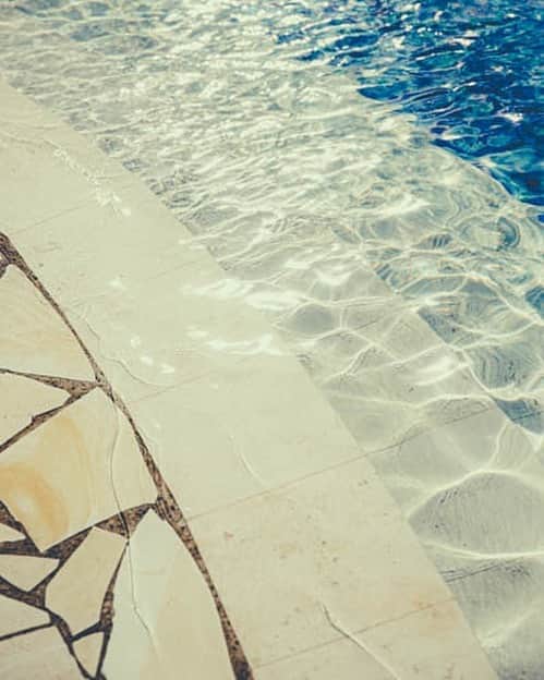 MARISのインスタグラム：「Saturday morning ♡  #water #poolparty #pool #private #happy」