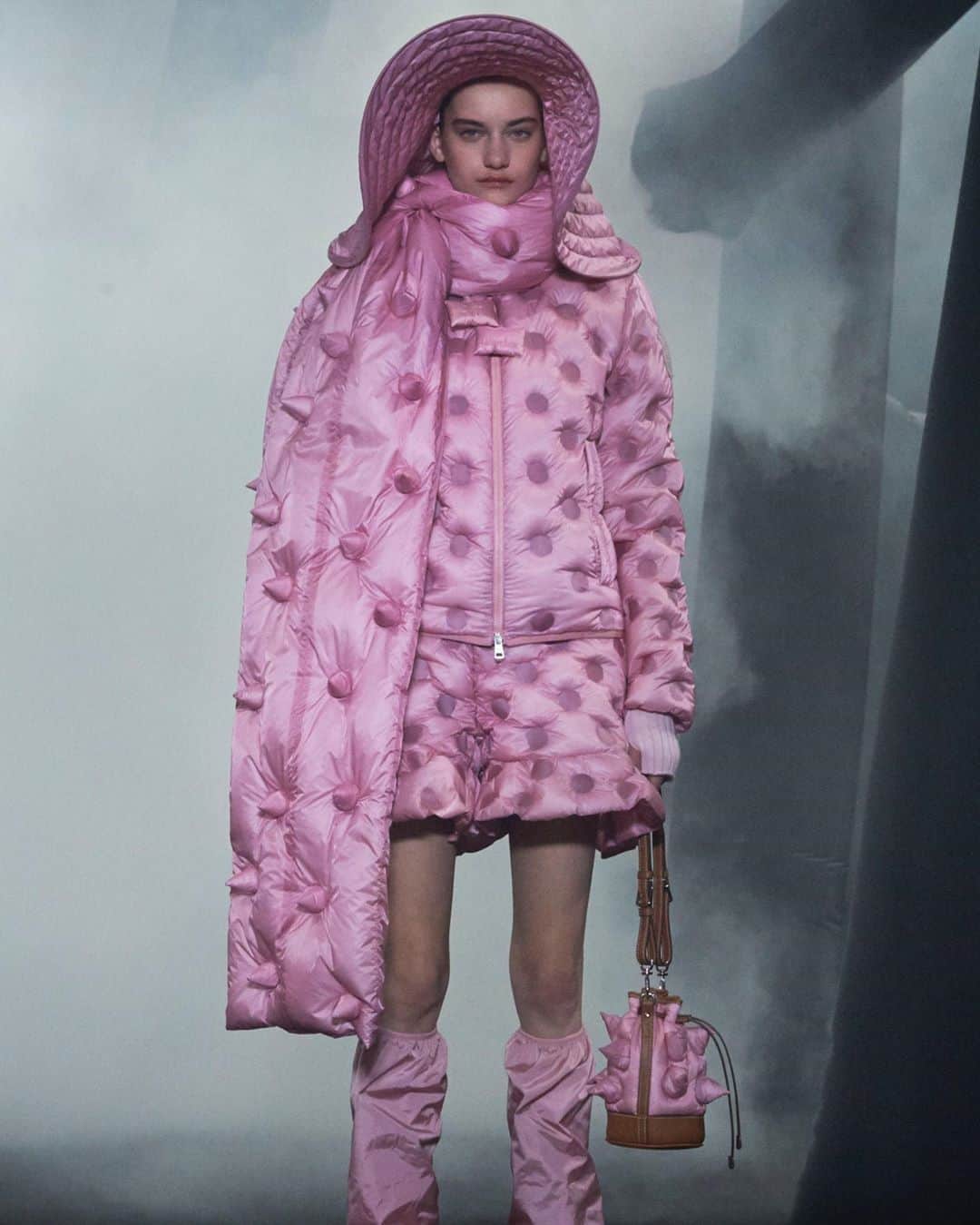 Saks Fifth Avenueのインスタグラム：「COLLAB ALERT: @jw_anderson joins @moncler in a collection of gender-defying pieces that are architectural in design—perfect for every cool-weather adventure. #SaksStyle」