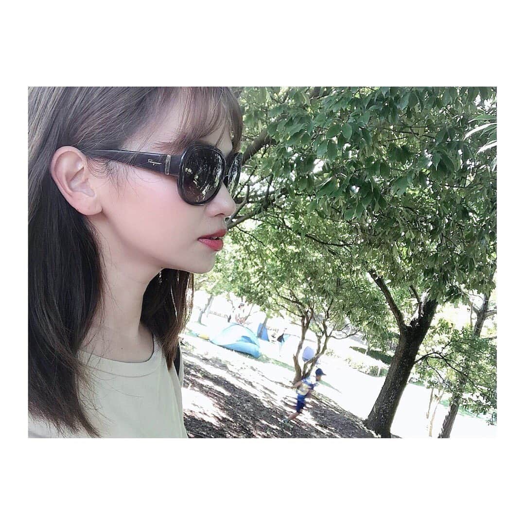 小河結香のインスタグラム：「気付けば10月… めっきり秋ですね🍁 花粉症がなければ秋が1番好き💕 #秋ですね #秋が来た #ピクニック日和 #サリオパーク祖父江」