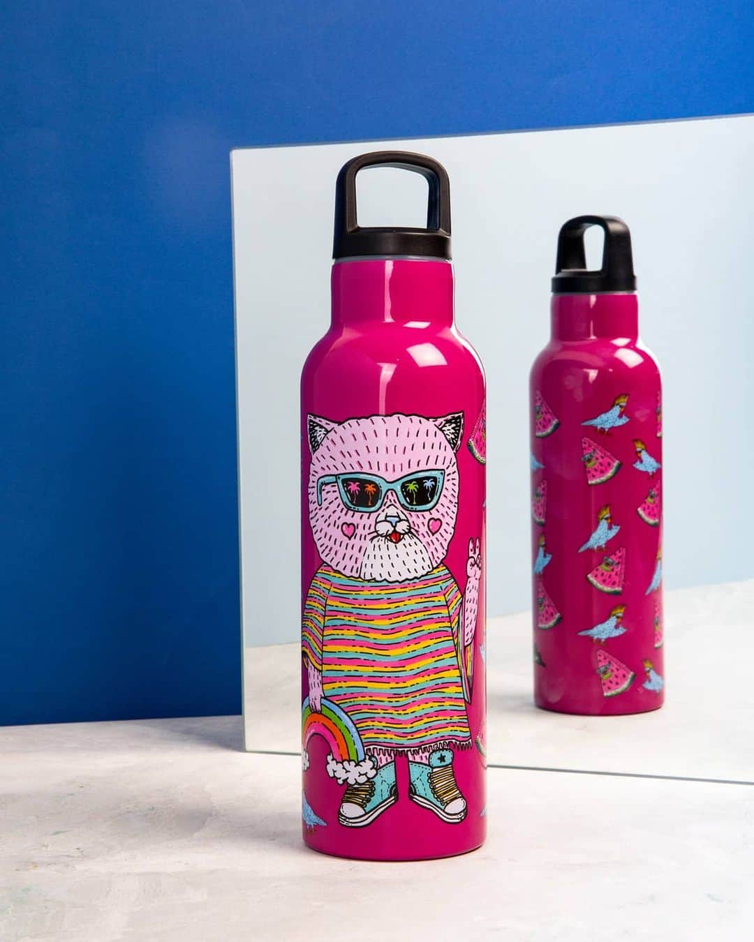 MULGAさんのインスタグラム写真 - (MULGAInstagram)「New Mulga x @maxwellandwilliamsofficial Drink Bottles have arrived!⁣ There's 12 designs to choose from 🐬🌴🌭🦖🍦🐦🐻🦒🦄🐯🐱💖⚡. ⁣ ⁣⁣ Double wall insulated 600ml stainless steel bottle⁣, keeps liquid cold for up to 24 hours & hot up to 8 hours ⁣⚡⁣ ⁣ Check out all 12 designs in our online store. ⁣ ⁣ @mulgatheartistshop  #mulgatheartist #mulga #mulgaxmaxwell&Williams #mulgatheartistshop #drinkbottle #stainlesssteel #bpafree #australianart #aussieartist」10月3日 10時12分 - mulgatheartist